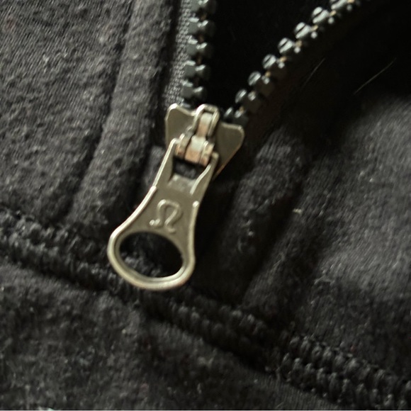 Lululemon Athletica size 8 solid black half zip define pull over - Picture 10 of 16